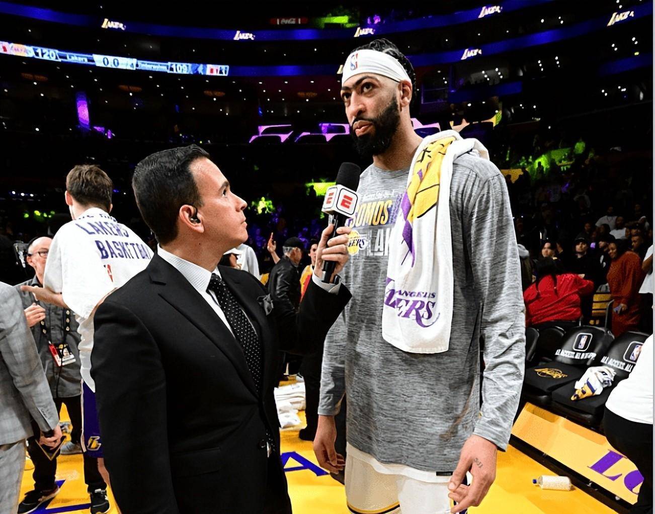 包含浓眉哥迎来五赛季高光表现，瑞士队球迷沸腾！的词条